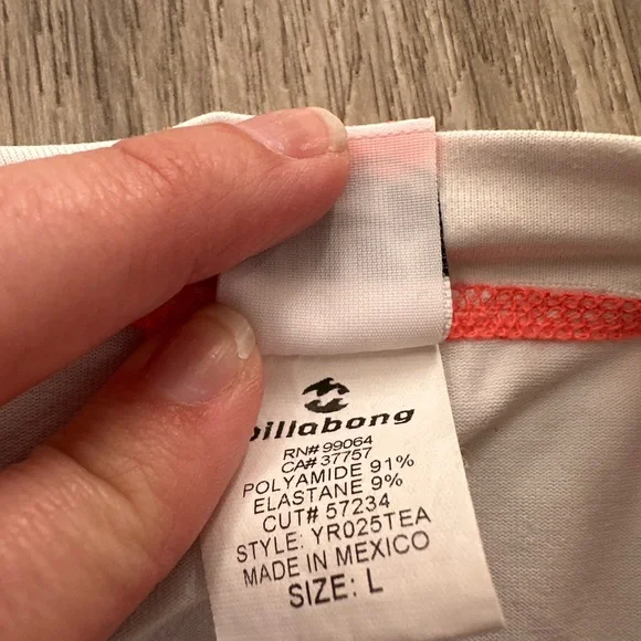 Billabong Cream and Coral Rashguard White Accent Top - Picture 4 of 4